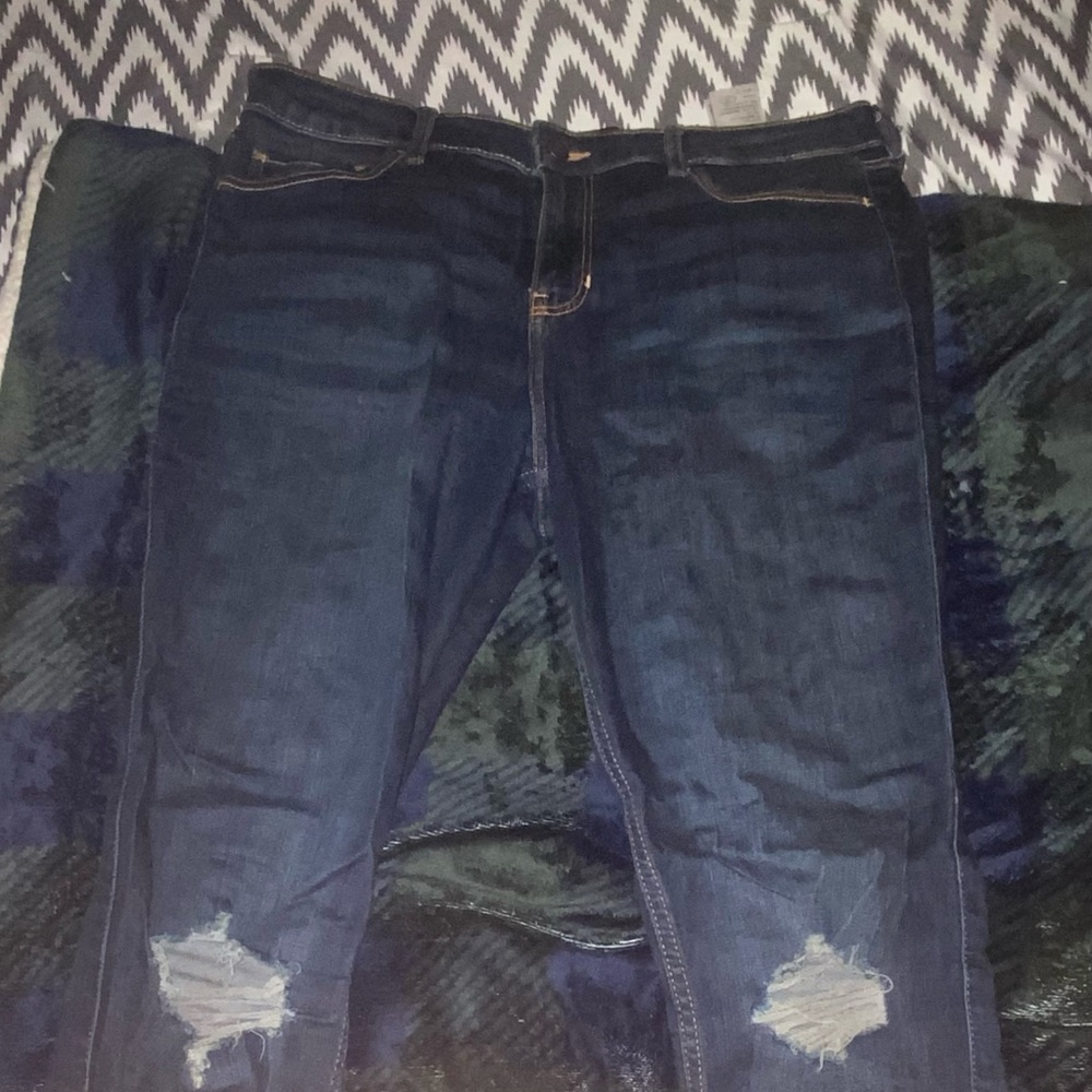 Hollister Ripped Super Skinny Jeans